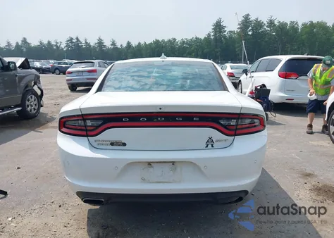 2016 Dodge Charger Sxt z USA, uszkodzony, nr VIN 2C3CDXJG7GH351746